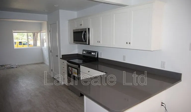1800 S Cook St — Photo 5