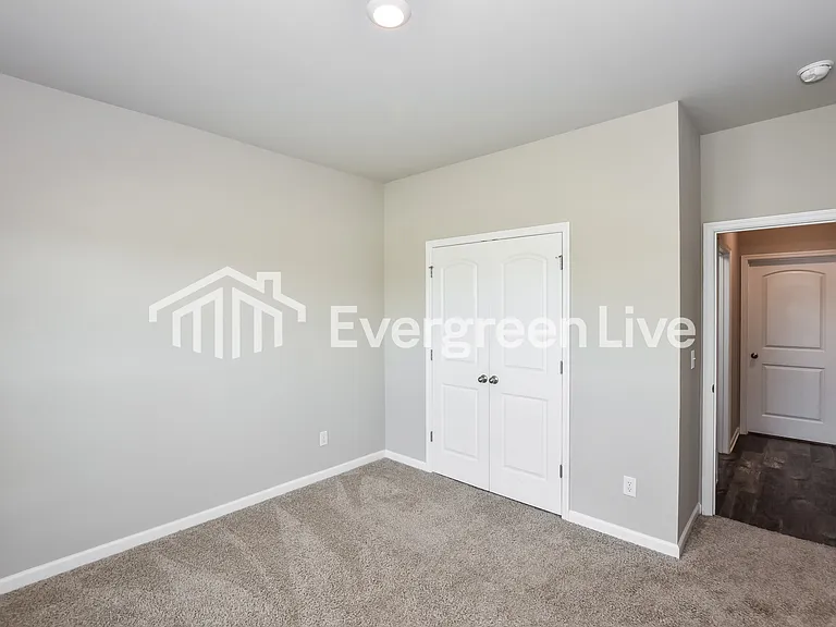 127 Rolling Green Dr — Photo 11