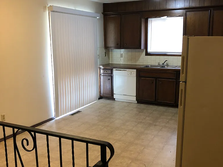 3120 S Pinecrest Ave — Photo 6