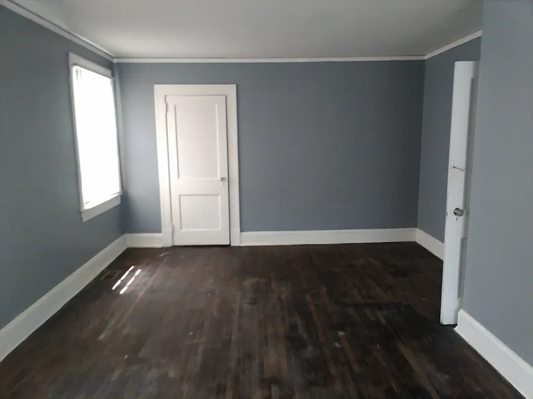 1119 N Main St — Photo 6