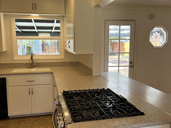5th image of 175 W Millan St W