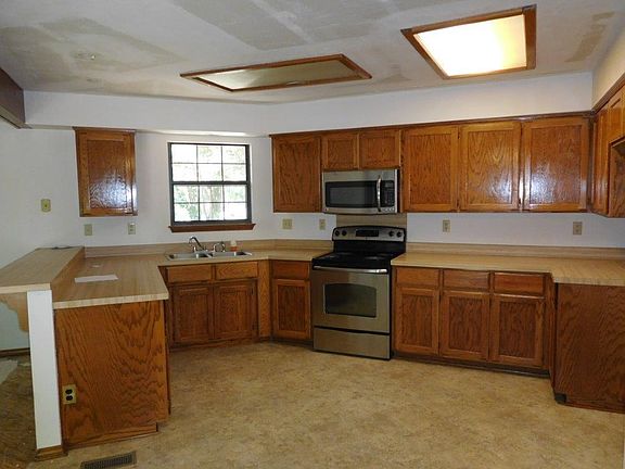 4th image of 1 Pearl Cir
