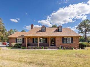 4853 Lakeview Rd, Elm City, NC 27822