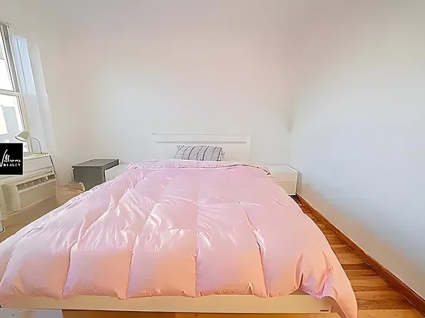 41-25 Kissena Boulevard image 17 of 26