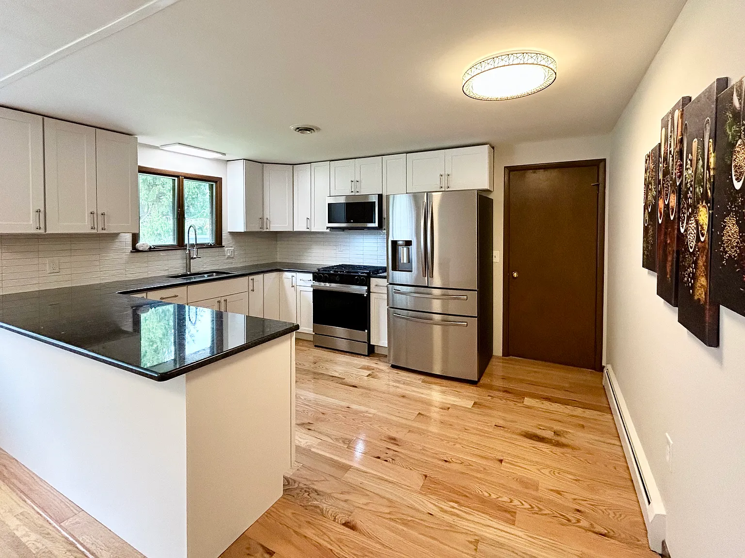 5302 Vista Ave — Photo 2