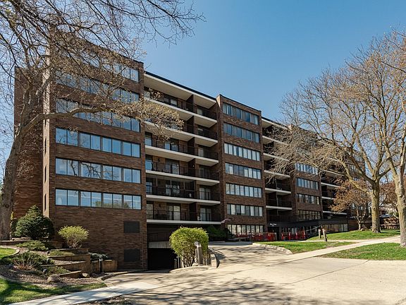 2nd image of 600 4th St SW APT 308