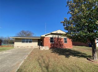 908 W 23rd St, Ada, OK 74820