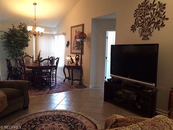 5th image of 351 S Linden Ct