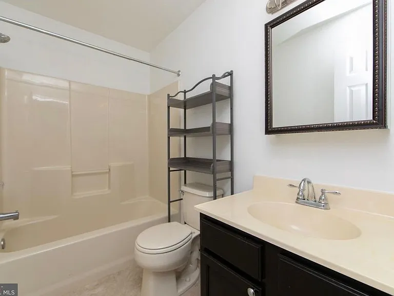 504 Britton Pl — Photo 3