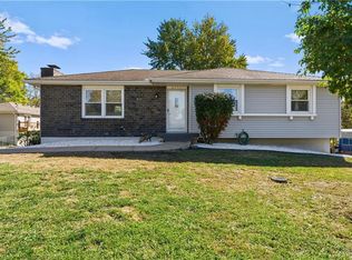 6935 NW Blair Rd, Parkville, MO 64152