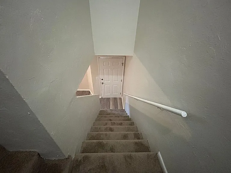 6818 SW 42nd Pl — Photo 8