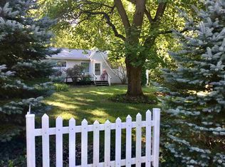 9724 Lake Shore Dr, Leo, IN 46765