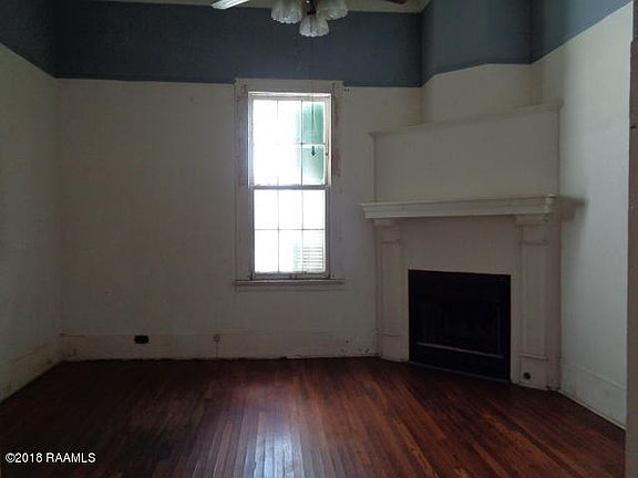 4th image of 719 W Saint Peter St