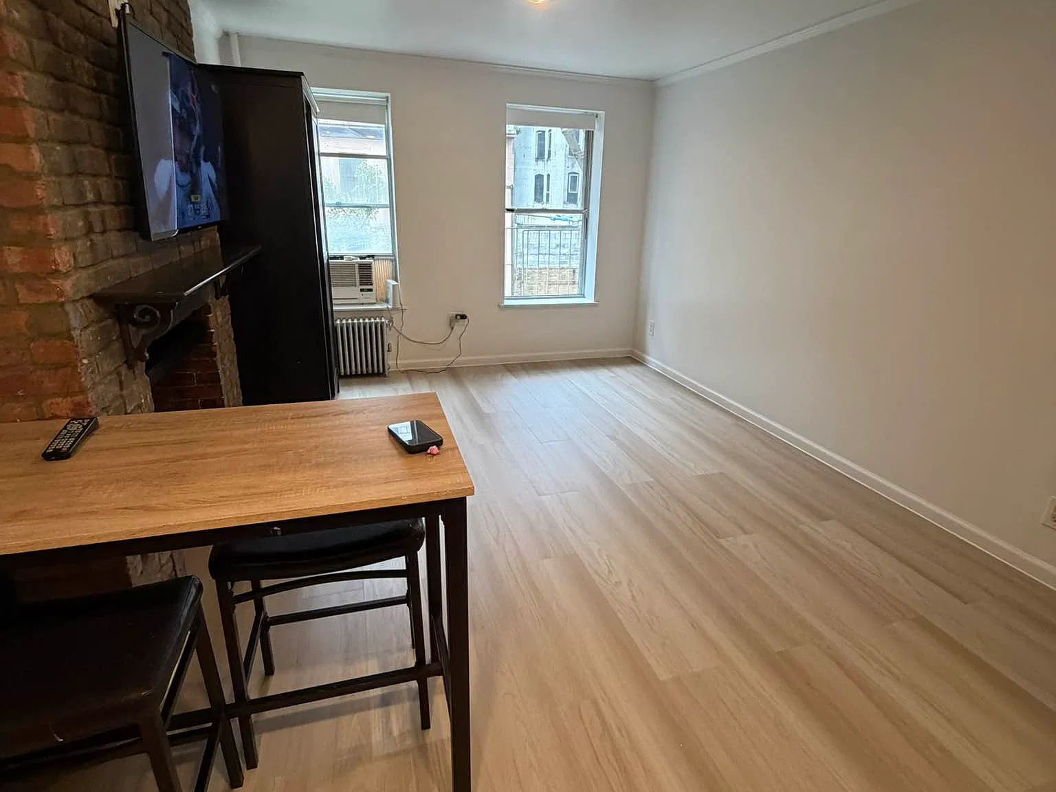 445 West 36th Street — Photo 2
