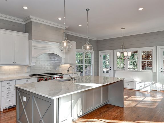 2nd image of 1865 Wellbourne Dr NE