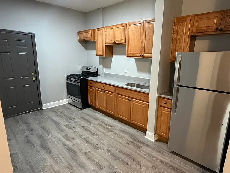 6930 S Wabash Ave #1 — Photo 2