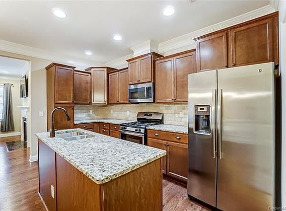 5th image of 4125 La Crema Dr