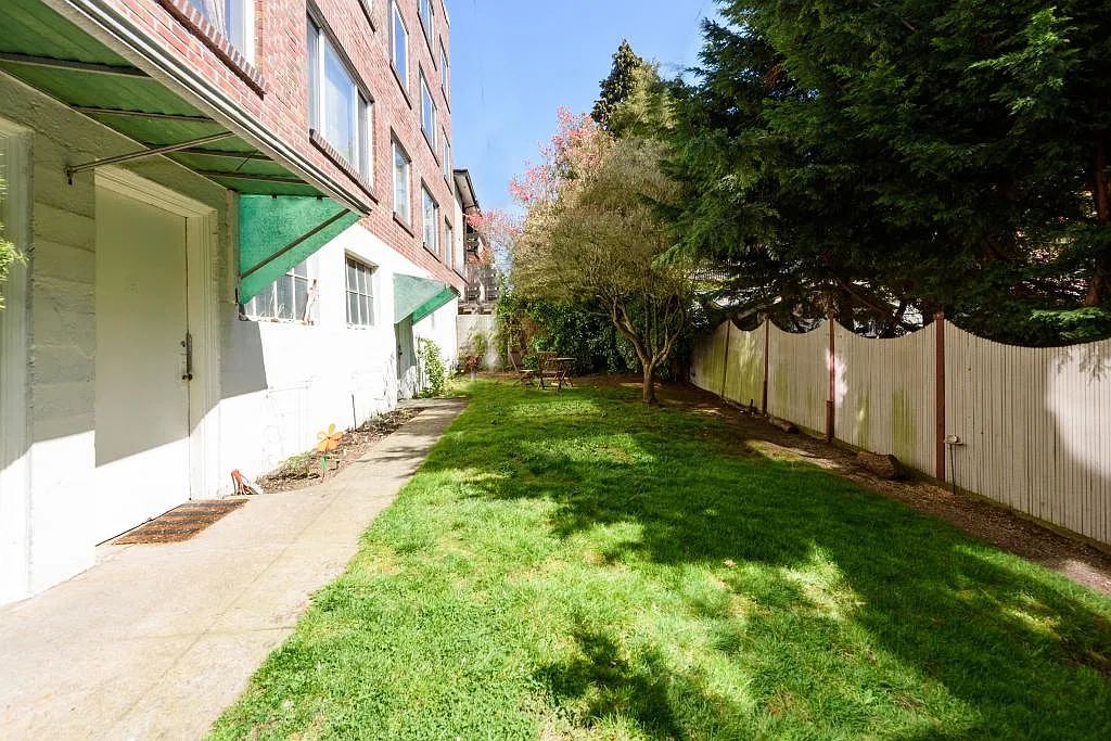 Ridgeview Apts - Studio + extra room — Photo 2