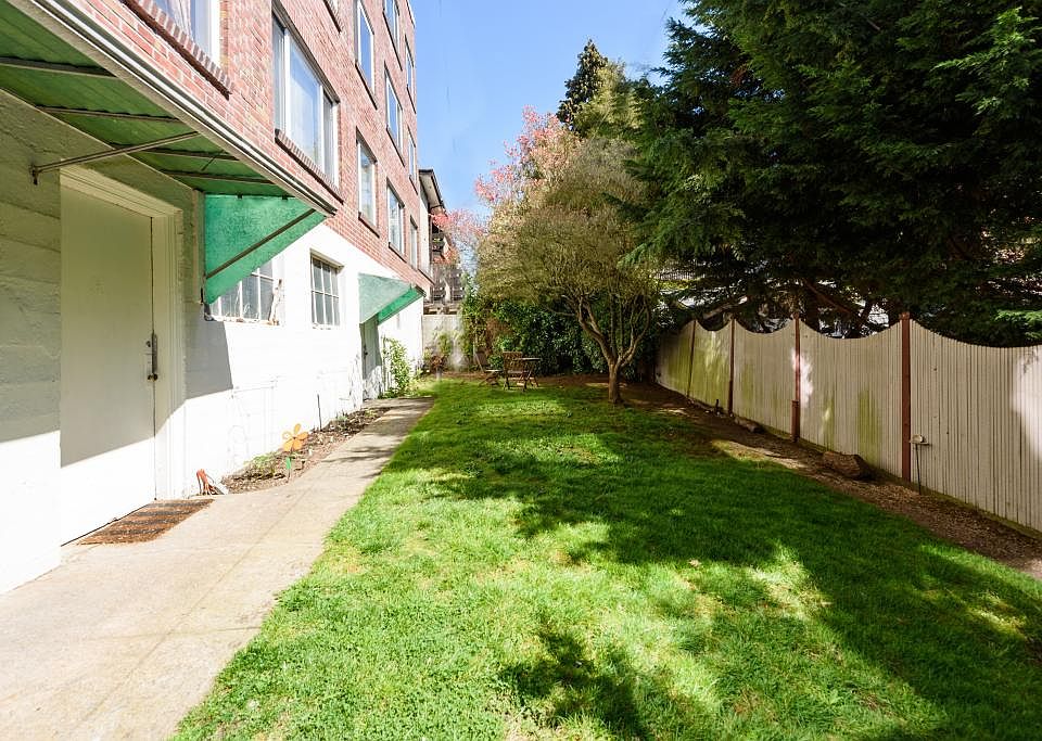 315 N 50th St Common Backyard