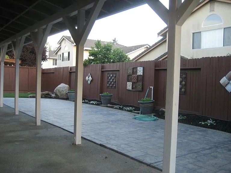 748 Syracuse Dr — Photo 15