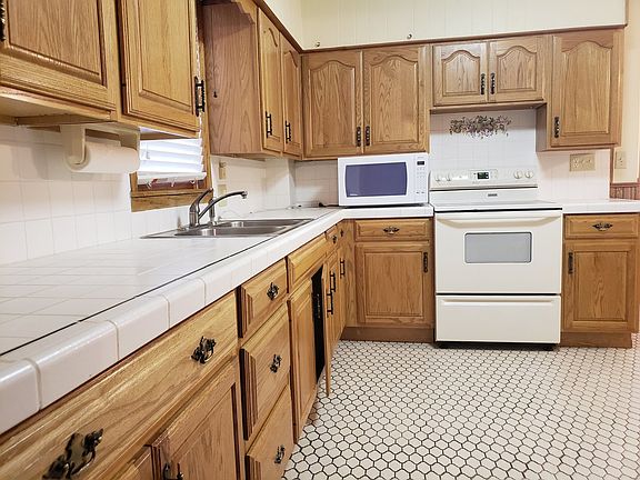 2nd image of 1426 Bainbridge St