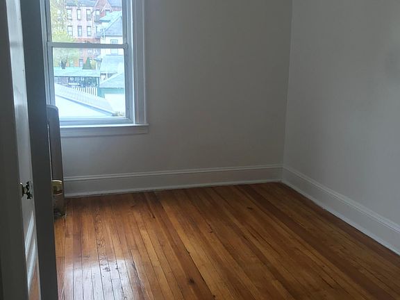 4th image of 8612 98th St Floor 2