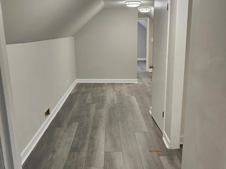 1262 S Fairfield Ave #2 — Photo 2