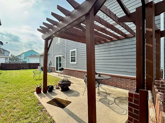 592 N Longfellow Ln — Photo 4