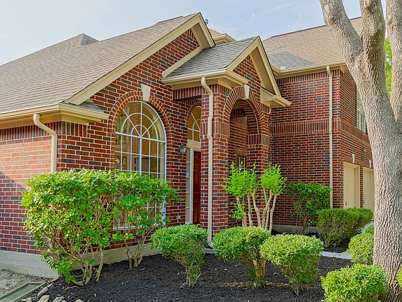 2nd image of 1743 Emerald Lake Ct