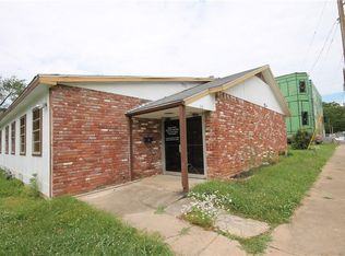 210 NE 3rd St, Bentonville, AR 72712