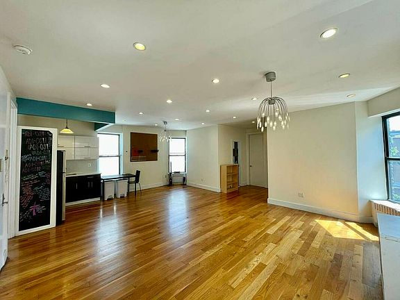 2nd image of 1057 Bergen St #4B