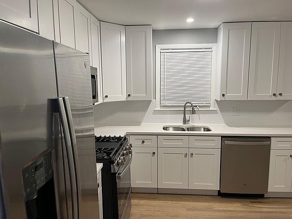 4th image of 4600 N Sayre Ave #G