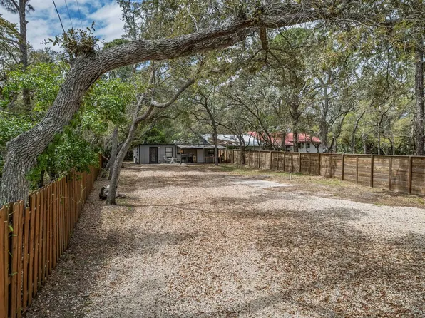 82 Coastal Hwy, Panacea, FL 32346