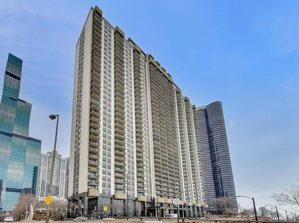 400 E Randolph St APT 1727, Chicago, IL 60601