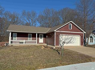 3112 Sherwood Dr, Lawrence, KS 66049