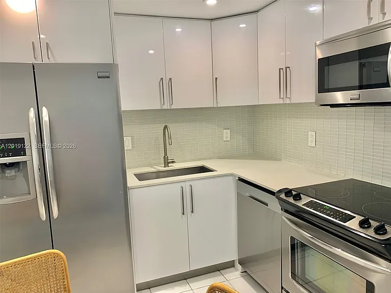 1500 S Ocean Dr #17E — Photo 8