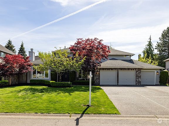 3rd image of 2213 275th Court SE