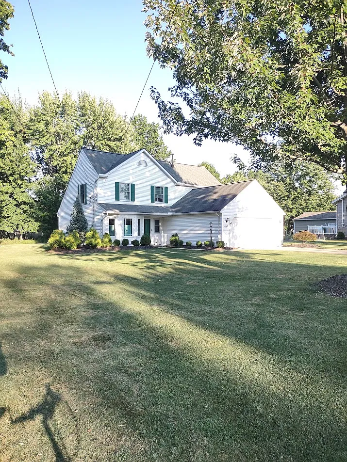 3 bed, 2165 sqft, $2,700 — Photo 2