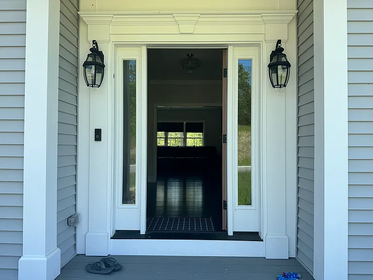 111 Caspian Way — Photo 3