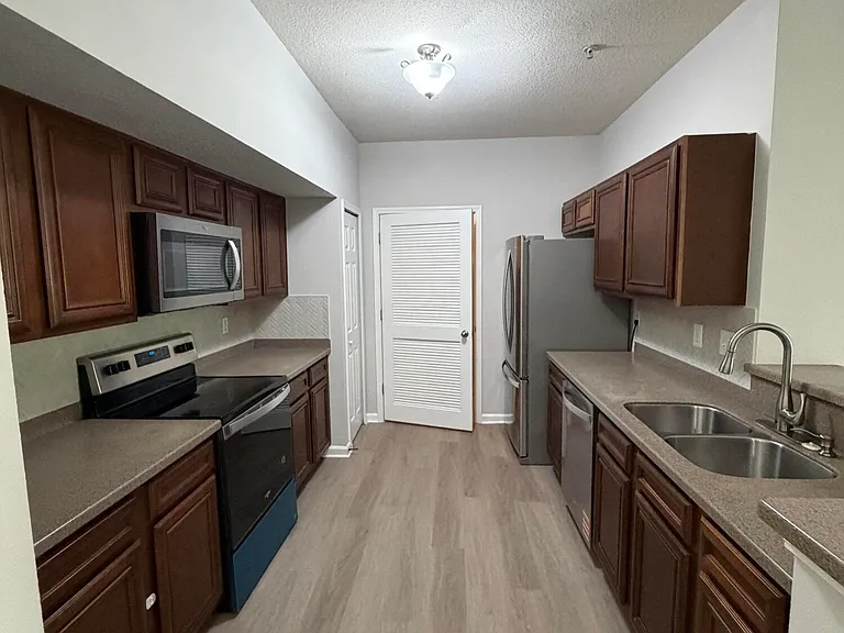 8201 Green Parrot Rd #106 — Photo 7