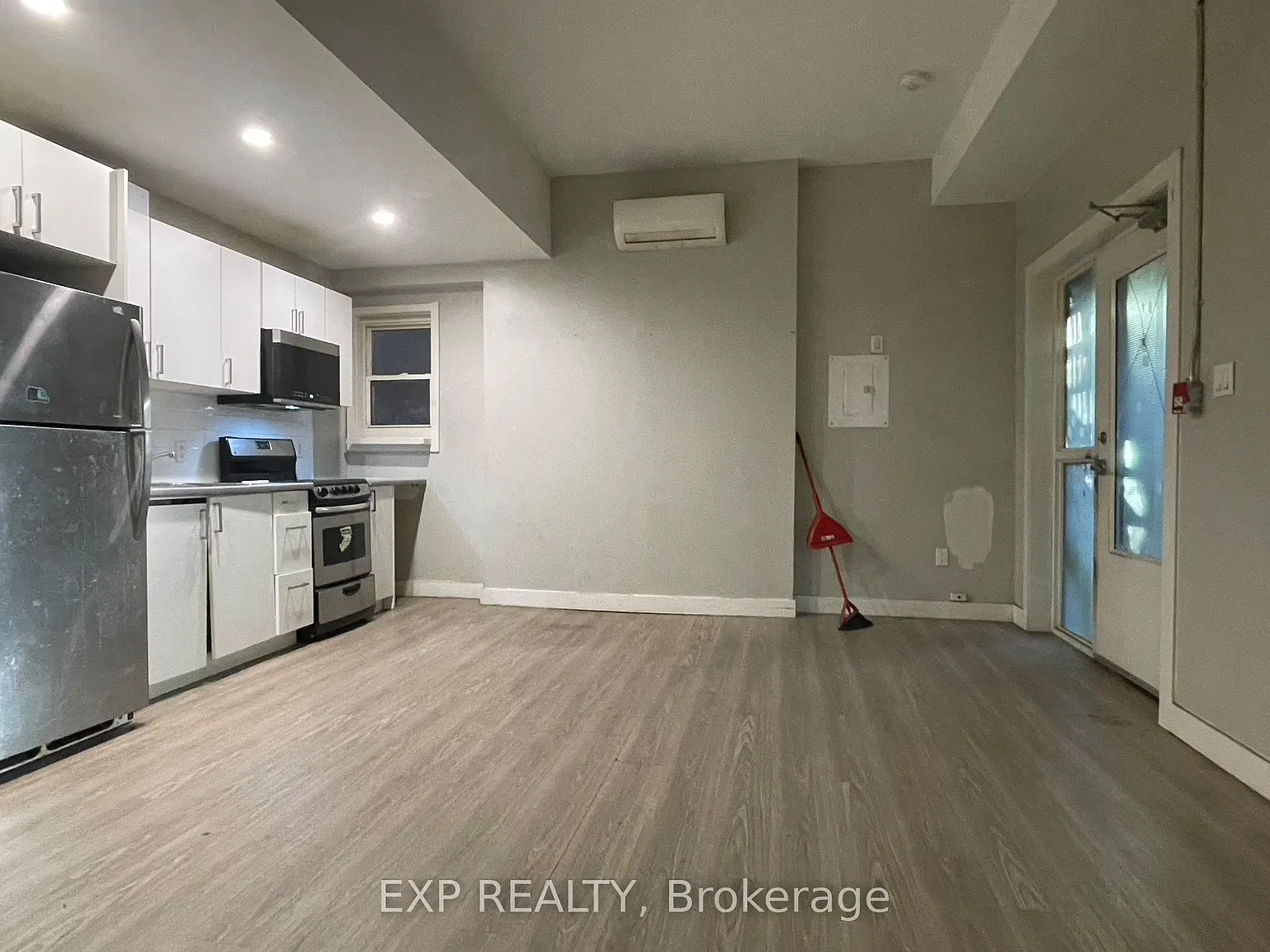 1 bed, $1,300 — Photo 3