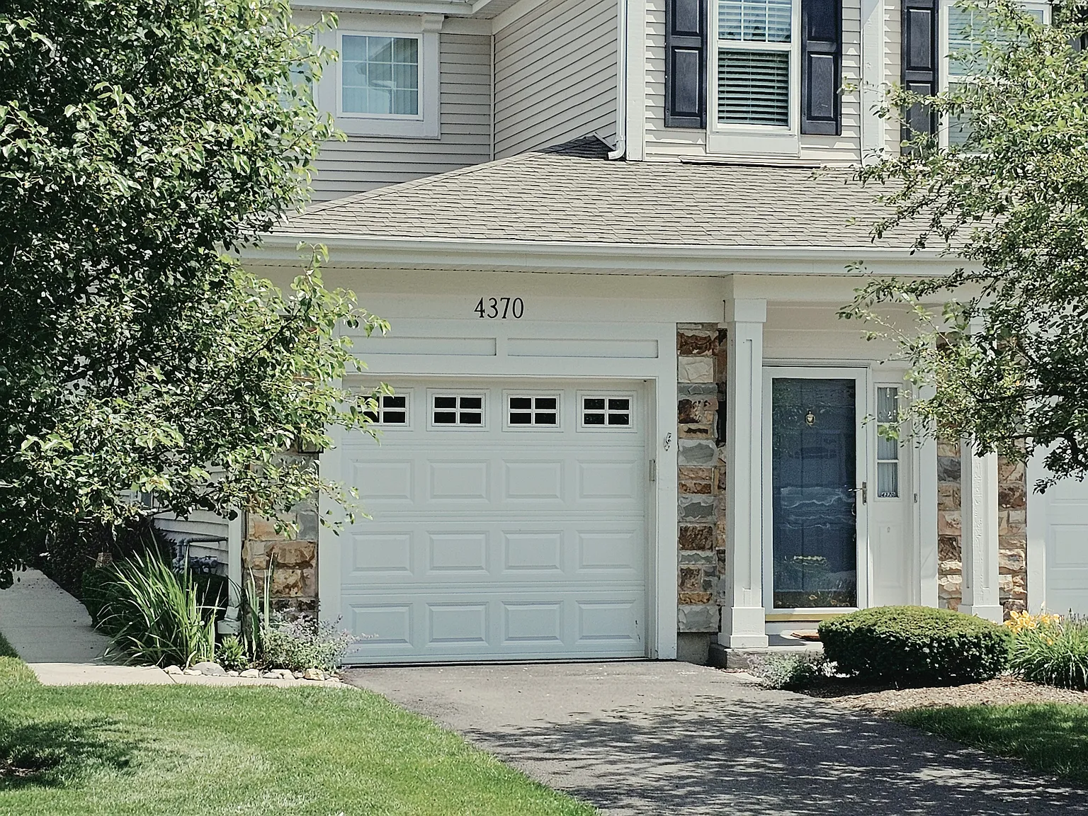 2 bed, 1600 sqft, $2,450 — Photo 1