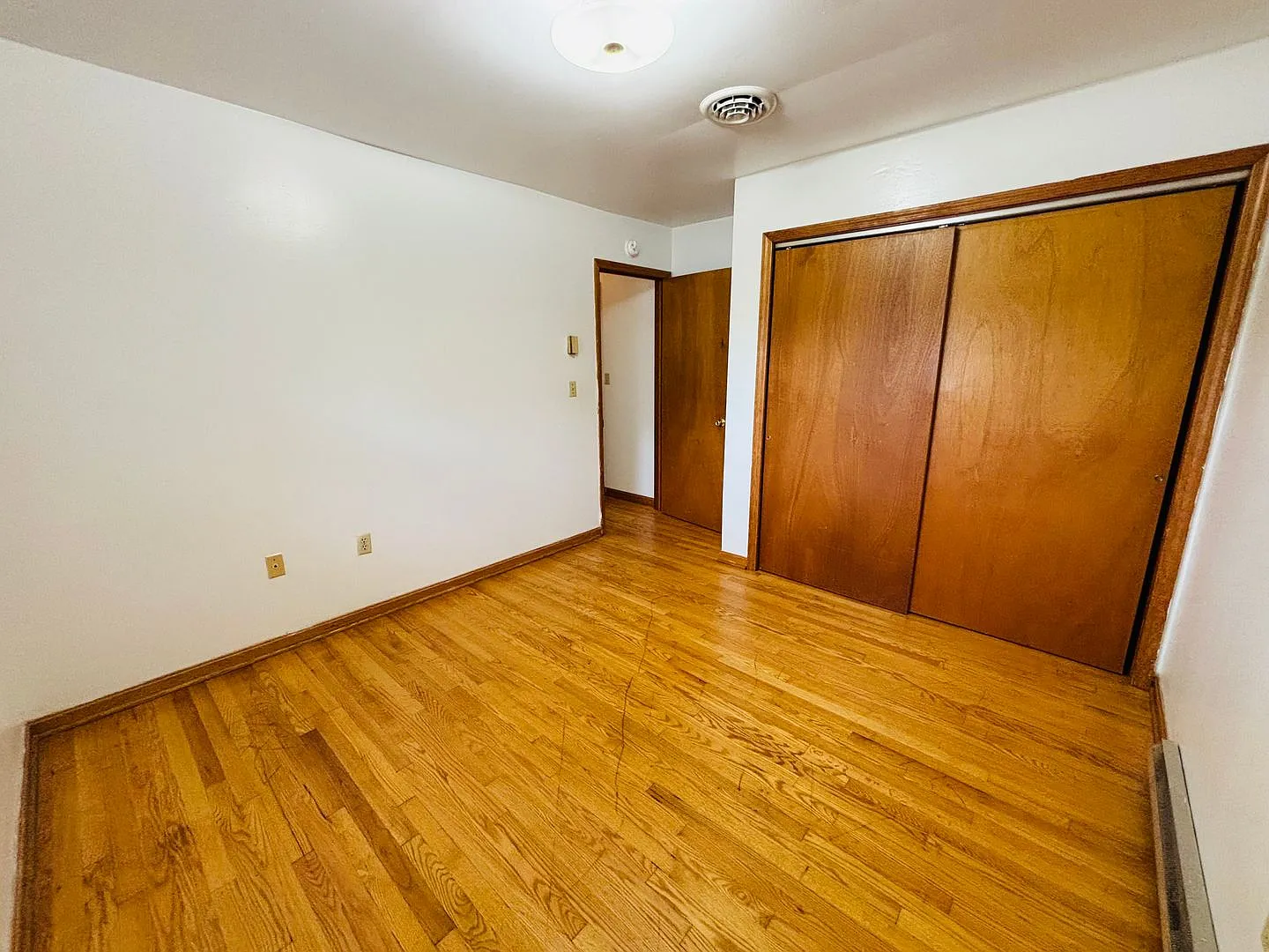 2 Bedroom, 1 Bath Apartments — Photo 4