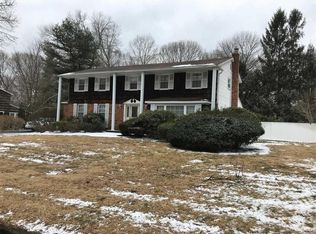 162 Main Ave, Lake Grove, NY 11755