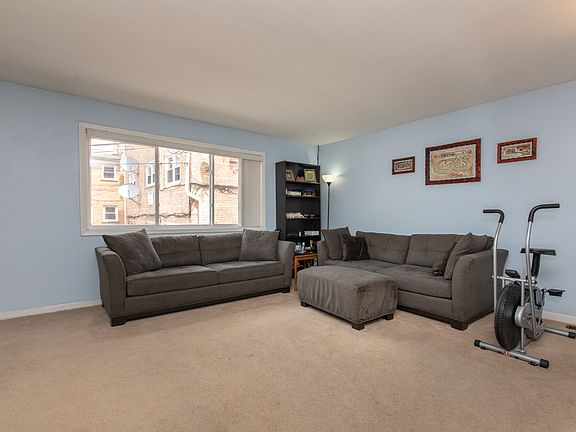 3rd image of 4326 N Kedvale Ave APT G
