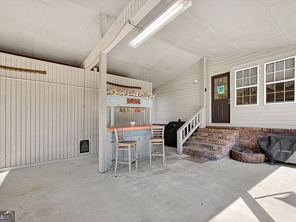 4th image of 395 Winchester Rd