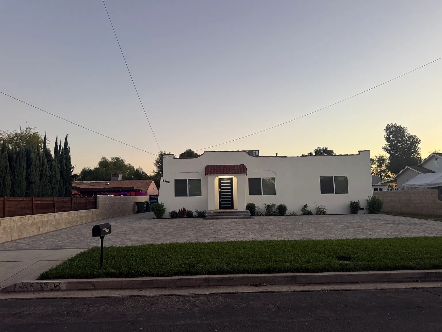 3 bed, 1280 sqft, $4,550 — Photo 2