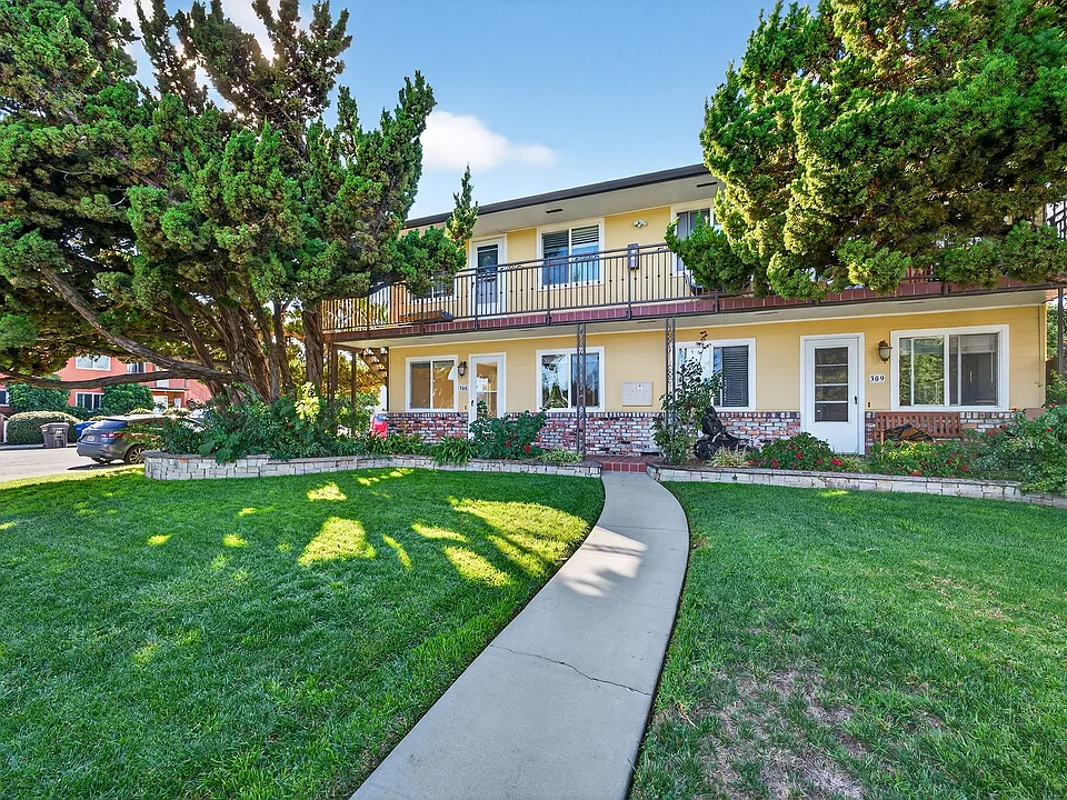 305 Kuehnis Dr #305