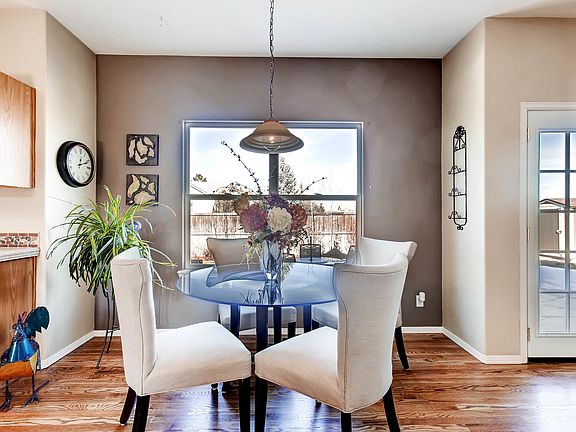 Large eat-in area