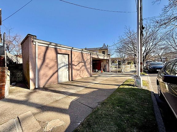 3rd image of 66-05 Garfield Ave #1